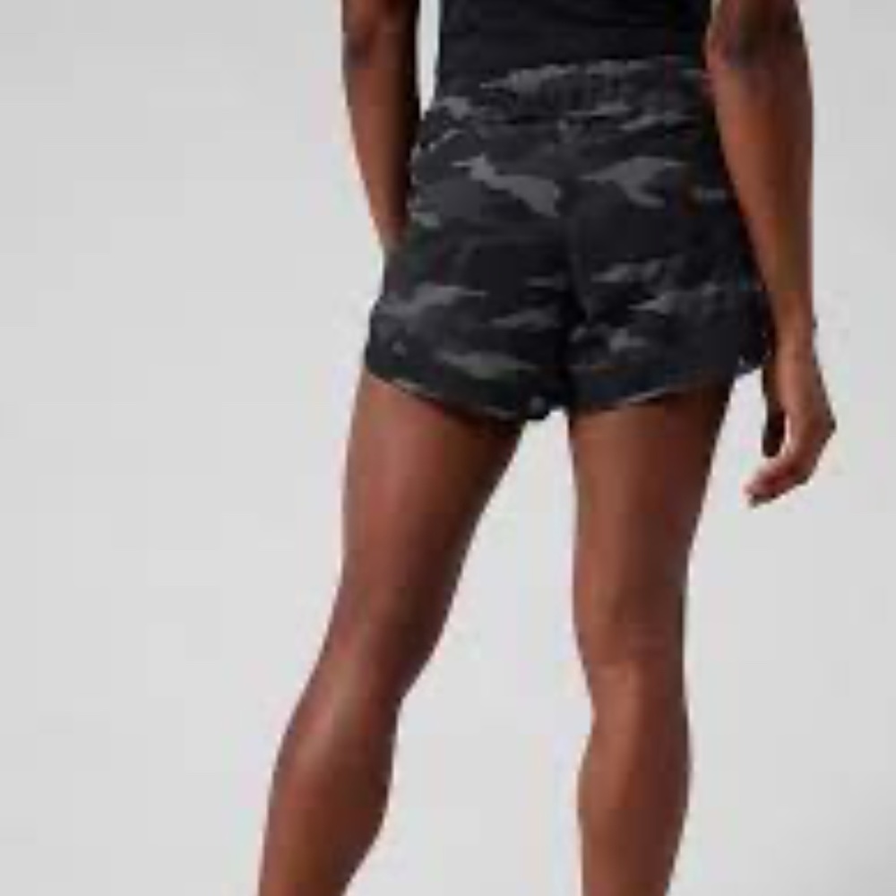 ATHLETA MESH RACER RUN SHORT 4" SIZE M NWOT - Picture 3 of 3
